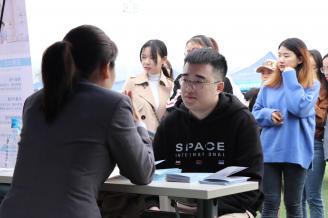 校团委新媒体中心-学生应聘 (2).JPG